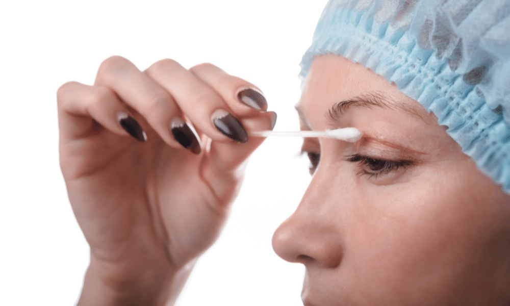 As one of the most common surgical procedures, lower blepharoplasty removes excess skin, a process that can be painful. Pain is not a common factor in our patients who have lower blepharoplasty. In the case of lower blepharoplasty, no deep cuts on your lower eyelid are required. Hence, the surgery will only affect the skin's surface. Although we give all patients analgesia for the recovery period, more than 50% never use the medicine or use it only once. Moreover, surgeons use anaesthesia for eyelid surgery depending on the degree of work needed, which means minimal to no discomfort is expected during the procedure.